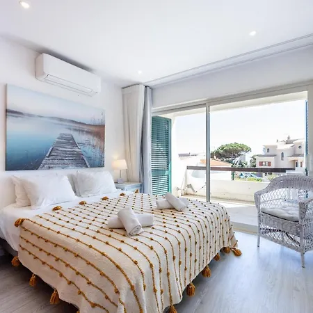 Julio Pomar, Swimming Pool Apartamento