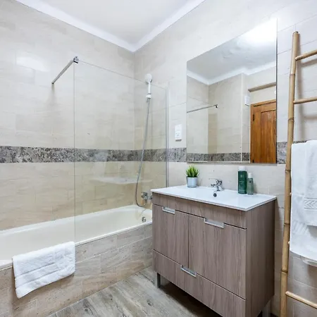 Julio Pomar, Swimming Pool * Sagres