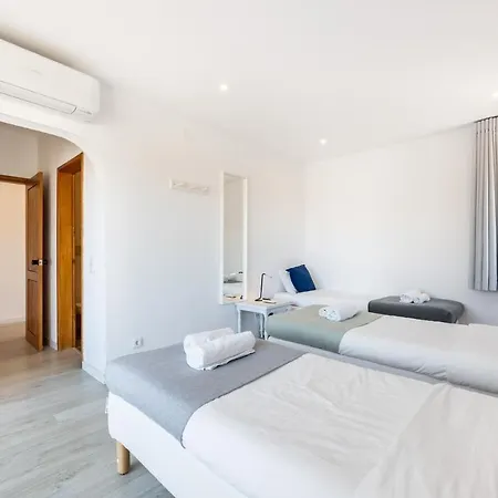 Julio Pomar, Swimming Pool * Sagres