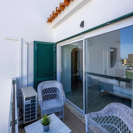 Julio Pomar, Swimming Pool Apartamento Sagres