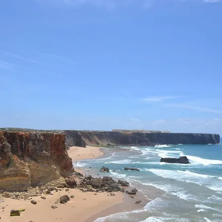 Julio Pomar, Swimming Pool Διαμέρισμα *